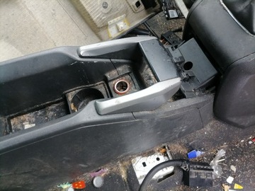 dzwignia hamulca ręcznego opel zafira b