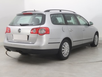 Volkswagen Passat B6 Variant 2.0 TDI-CR DPF 140KM 2008 VW Passat 2.0 TDI, DSG, Navi, Klima, Klimatronic, zdjęcie 4