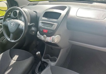 Toyota Aygo I Hatchback 5d Facelifting 1.0 VVT-i 68KM 2012 Toyota Aygo 5-cio drzwiowa, Klimatyzacja, Model po Liftingu Benzyna 68KM, zdjęcie 14