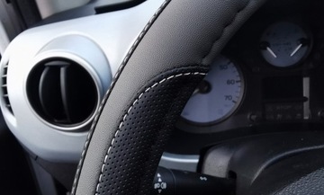 BMW 1 2 X1 X2 X3 X5 pokrowiec na kierownice nakładka skóra perforowana SZ