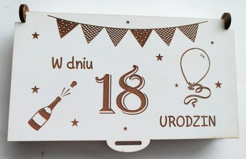 BIAŁE PUDEŁKO NA PIENIĄDZE 18 URODZINY