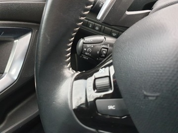 Peugeot 308 II SW Facelifting 1.2 PureTech 130KM 2018 PEUGEOT 308 II 1.2 Aut, Allure, PANORAMA, Full LED, podgrz. siedz, POLSKA, zdjęcie 19