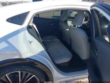 Toyota Prius V (XW60) 2024 Toyota Prius XLE, 2024r., 4x4, 2.0L 2.0 Hybryda 150KM, zdjęcie 9