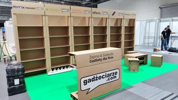 Экологический выставочный стенд из безотходного картона