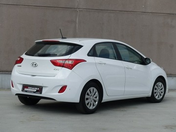 Hyundai i30 II Hatchback 3d Facelifting 1.6 CRDi 110KM 2016 Hyundai i30 1.6 CRDi 110KM/Nawi/Kamera, zdjęcie 9