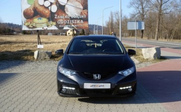Honda Civic IX Hatchback 5d 1.8 i-VTEC 142KM 2012 Honda Civic 1.8 i-VTEC 142KM Niski przebieg Alcantara Klimatronik Kamera, zdjęcie 1
