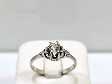 ЗОЛОТОЕ КОЛЬЦО С БРИЛЛИАНТОМ 750 ПРОБЫ 1,92 Г R10 0,24 КАРАТА