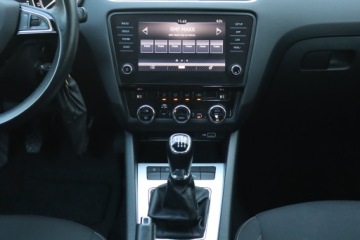 Skoda Octavia III Liftback Facelifting 1.5 TSI ACT 150KM 2019 Skoda Octavia 1.5 TSI, Salon Polska, Serwis ASO, zdjęcie 8