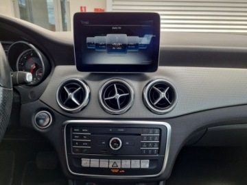 Mercedes GLA I Off-Roader Facelifting 1.6 180 122KM 2018 Mercedes-Benz GLA 180 Urban / Off Road / felgi 18, zdjęcie 22