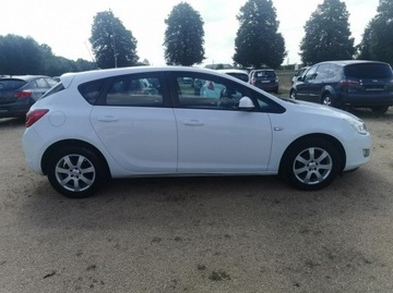 Opel Astra J GTC 1.4 100KM 2013 Opel Astra 1.4 100 Km Klima, Elektryka, Zadbany, zdjęcie 5
