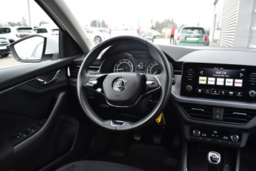 Skoda Scala Hatchback 1.0 TSI 110KM 2023 Skoda Scala SalonPL 1.0TSI 110KM Ambition Comfort Czujniki Smartlink Boler, zdjęcie 11