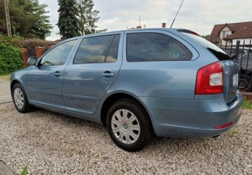 Skoda Octavia II Kombi 1.6 MPI 102KM 2009 Skoda Octavia Skoda Octavia 1.6 Combi Ambiente 1.6 Benzyna 102KM, zdjęcie 4