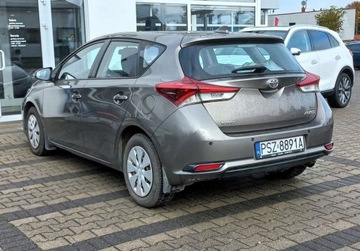 Toyota Auris II Hatchback 5d Facelifting 1.6 Valvematic 132KM 2016 Toyota Auris 1,6 16V 132kM Klimatronik,Opony zimowe,Salon Polska 1.6 132KM, zdjęcie 4