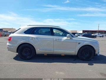 Bentley Bentayga 2018 Bentley Bentayga W12 2018 6.0l 6.0 Benzyna 600KM, zdjęcie 6