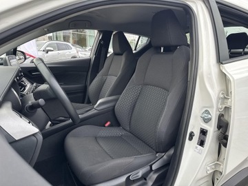 Toyota C-HR I Crossover Facelifting 1.8 Hybrid 122KM 2023 Toyota C-HR 1.8 Hybrid GPF Comfort Toyota C-HR Hyb, zdjęcie 19