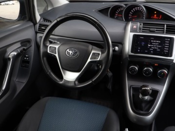 Toyota Verso Minivan Facelifting 1.6 Valvematic 132KM 2014 Toyota Verso 1.6 Valvematic, Salon Polska, zdjęcie 6