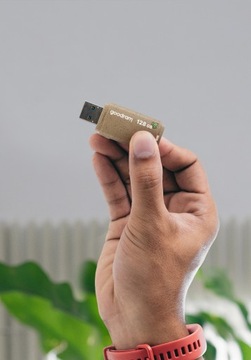 GOODRAM UME3 64 ГБ ЭКОЛОГИЧЕСКИЙ USB 3.2-накопитель