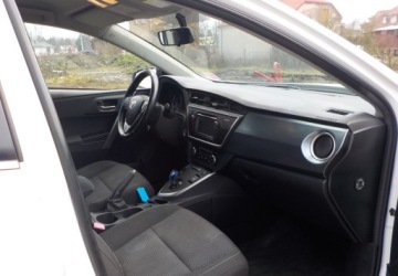 Toyota Auris II 2014 Toyota Auris Okazja 1.8 Hybryda 99KM, zdjęcie 14