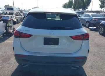 Mercedes GLA II 2022 Mercedes-Benz GLA 2022, 2.0L, 4x4, od ubezpieczalni, zdjęcie 1