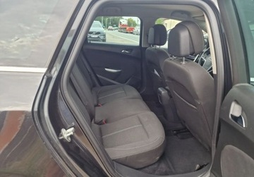 Opel Astra J Sports Tourer 1.4 Turbo ECOTEC 140KM 2012 Opel Astra 1.4Benzynasuper stan zarejestrowana w Polsce 1.4 Benzyna 140KM, zdjęcie 15