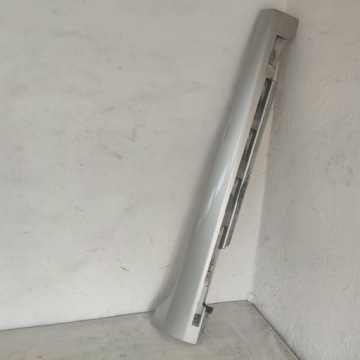 VOLVO V40 II 2016 LISTWA PROGOWA PRAWA KOLOR 711