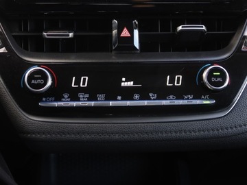 Toyota Corolla XII Sedan 1.5 VVT-i 125KM 2022 Toyota Corolla 1.5 VVT-i, Salon Polska, zdjęcie 12