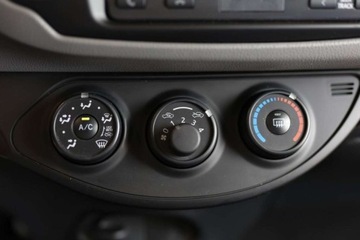 Toyota Yaris III Hatchback 5d Facelifting 2017 1.0 VVT-i 72KM 2020 Toyota Yaris 1.0 Active BenzynaLPG 72KM, zdjęcie 36