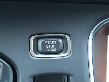 Volvo V40 II Cross Country Facelifting 2.0 T4 190KM 2018 Volvo V40 Cross Country 2.0 T4 AWD, Salon Polska, zdjęcie 18