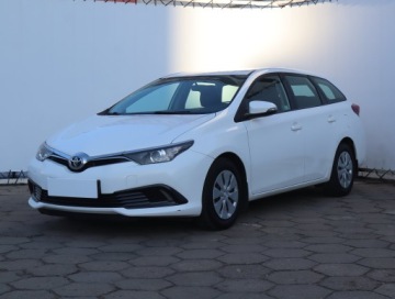 Toyota Auris II Hatchback 5d Facelifting 1.33 Dual VVT-i 99KM 2017 Toyota Auris 1.3 Dual VVT-i, Salon Polska, zdjęcie 1