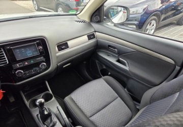 Mitsubishi Outlander III SUV Facelifting 2015 2.0 MIVEC 150KM 2015 Mitsubishi Outlander 2.0Benz 150KM Kamera ALU Temp Grz.Fotele Serwis Oplat, zdjęcie 19