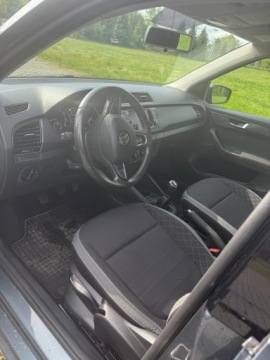 Skoda Fabia III Hatchback Facelifting 1.0 MPI 75KM 2019 Skoda Fabia 3 lift 1.0 benzyna, zdjęcie 6