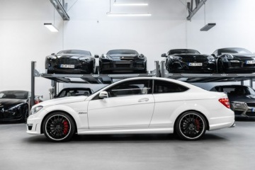 Mercedes Klasa C W204 2011 Mercedes C 63 AMG Coupe Performance 487KM, zdjęcie 5