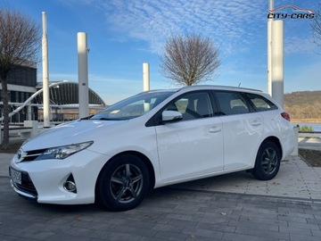 Toyota Auris II Touring Sports D-4D 90 90KM 2013 Toyota Auris 1.4 90 KM Zadbana Jeden wlasciciel. 1.4 Diesel, zdjęcie 9