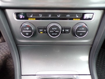 Volkswagen Golf VII Hatchback 3d 1.6 TDI-CR DPF 105KM 2013 VOLKSWAGEN GOLF VII 1.6 TDI Z NIEMIEC ZAREJESTROWANY, zdjęcie 19