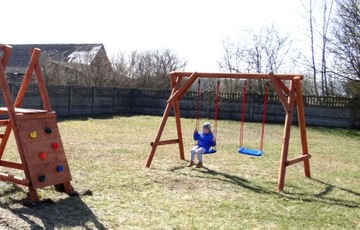 ДЕРЕВЯННАЯ ПЛОЩАДКА ДЛЯ САДА, КАЧЕЛИ из бревен