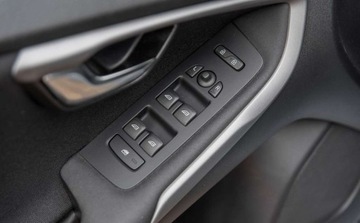 Volvo V40 II Hatchback 2.0 T2 DRIVE-E 122KM 2016 Volvo V40 Volvo V40 T2 Drive-E Kinetic 2.0 Benzyna 122KM, zdjęcie 14