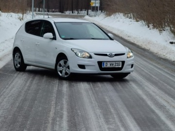 Hyundai i30 I Hatchback 1.4 109KM 2009 Hyundai i30 I 1.4 Benzyna 109KM Manual, zdjęcie 11