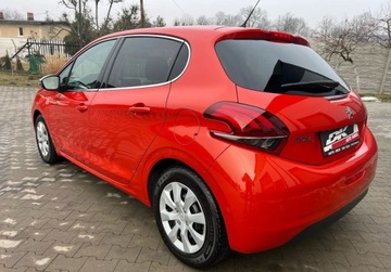 Peugeot 208 I Hatchback 5d Facelifting 1.2 PureTech 110KM 2019 Peugeot 208 1.2 Benzyna 110 KM Nawigacja LED Kamera Sensor 1.2 Benzyna, zdjęcie 4