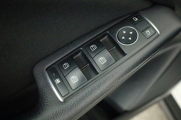 Mercedes GLA I Off-Roader Facelifting 1.6 180 122KM 2019 Mercedes GLA GLA 180, Salon Polska, Automat, zdjęcie 18