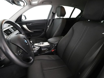 BMW Seria 1 F20-F21 Hatchback 5d Facelifting 2015 118d 150KM 2017 BMW 118 2.0d Automat Advantage Tempomat Nawigacja, zdjęcie 12