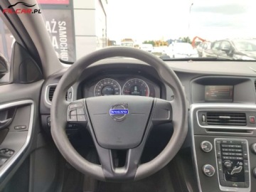 Volvo S60 II Sedan 1.6 D2 115KM 2011 Volvo S60 GWARANCJA Zarejestrowany Udok. przebieg 148tys km MozliwaZamiana, zdjęcie 9