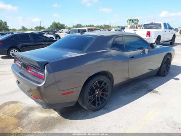 Dodge Challenger III 2020 Dodge Challenger RT Scat Pack 2020 6.4l 6.4 Benzyna 485KM, zdjęcie 5
