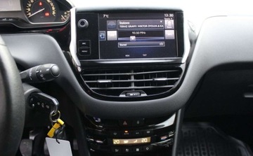 Peugeot 208 I Hatchback 5d Facelifting 1.2 PureTech 82KM 2016 Peugeot 208 Style Niski Przebieg Gwarancja 1.2 Benzyna 82KM, zdjęcie 10