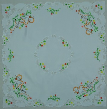 OBRUS 85X85 HAFT WIELKANOC BARANEK BIAŁY NAKŁADKA