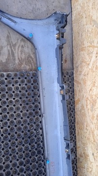 MITSUBISHI GRANDIS LIŠTA PRAHU PRAVÁ X42