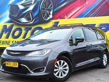 Chrysler Pacifica II 3.6 V6 291KM 2017 Chrysler Pacifica 2,5 roku w PL, Bezwypadkowy, zdjęcie 2