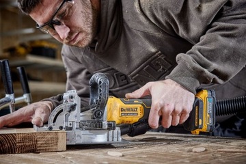 DEWALT лепестково-фрезерный станок 18V DCW682P2