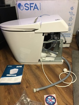 КОМПАКТНЫЙ УНИТАЗ SFA SANISMART С ШЛИФЧАТКОЙ