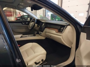 Volvo XC60 II 2021 Volvo XC 60 2021 Volvo XC60 T6 AWD Momentum 2.0 Benzyna 330KM, zdjęcie 4