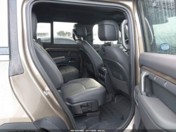 Land Rover Defender IV (L663) 2025 Land Rover Defender 130 P300 S 2025 3.0 Benzyna 296KM, zdjęcie 12